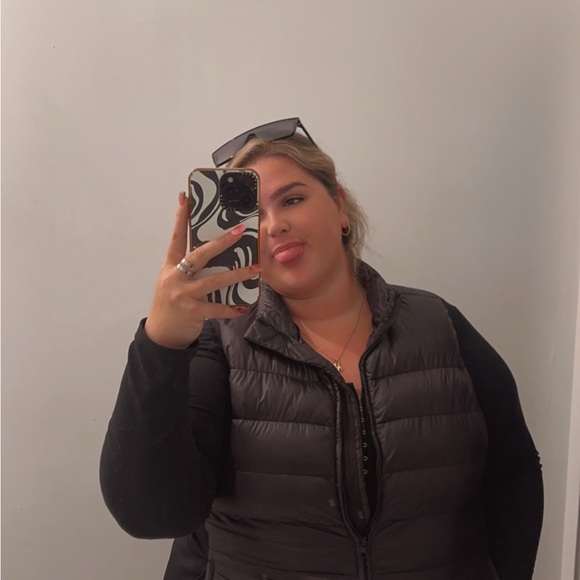 Meet your Posher, Kelsey - Picture 4 of 5